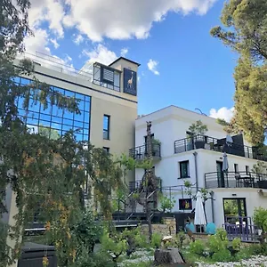 3* Hotel Appart' La Girafe Marseille Est - Porte D'aubagne